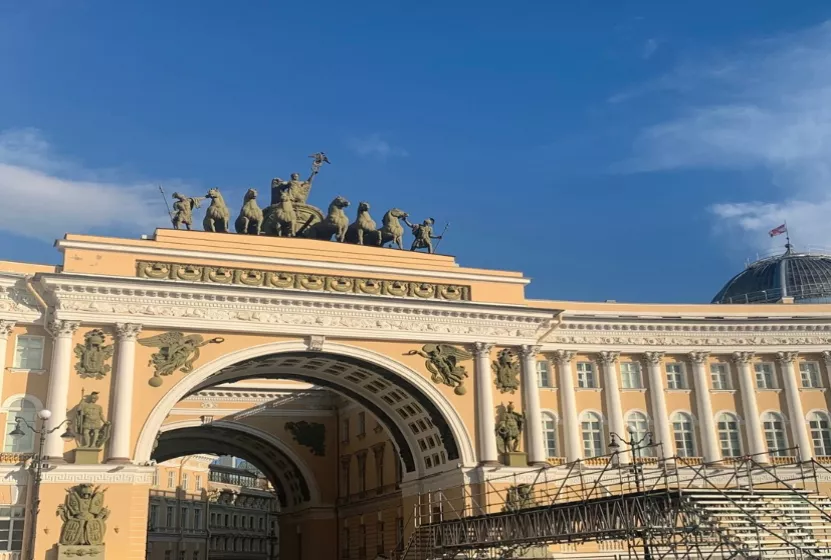 Жителям Удмуртии придется платить курортный сбор за поездку в Санкт-Петербург