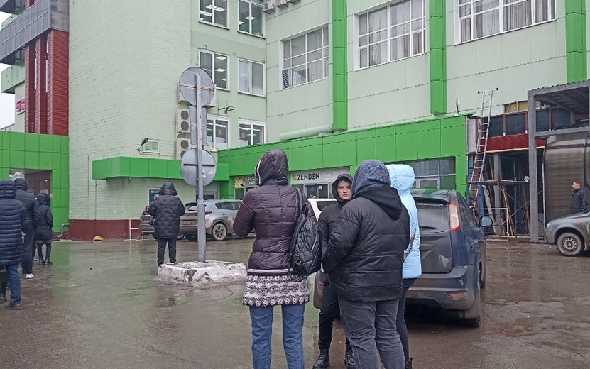 Ряд торговых центров и соцобъектов эвакуировали в Ижевске