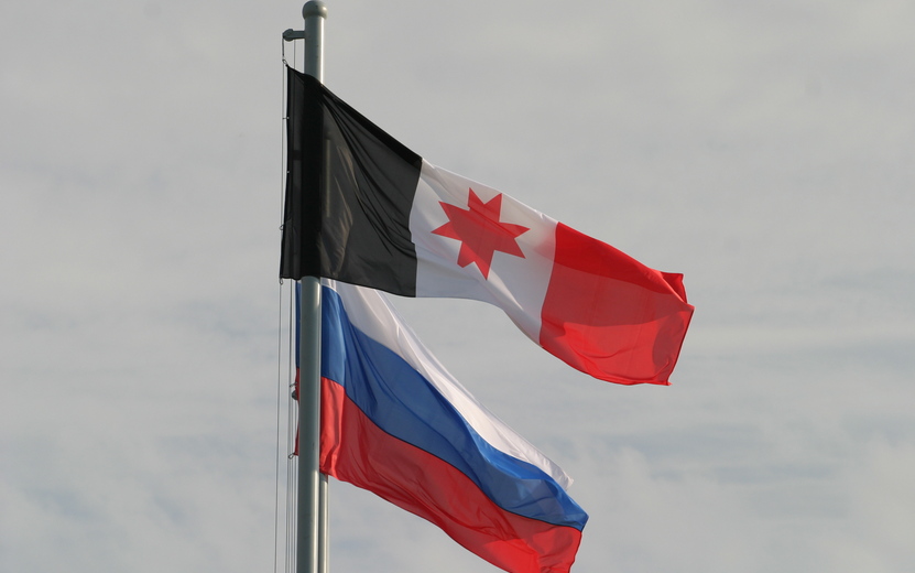 Школы могут обязать вывешивать флаг России на постоянной основе