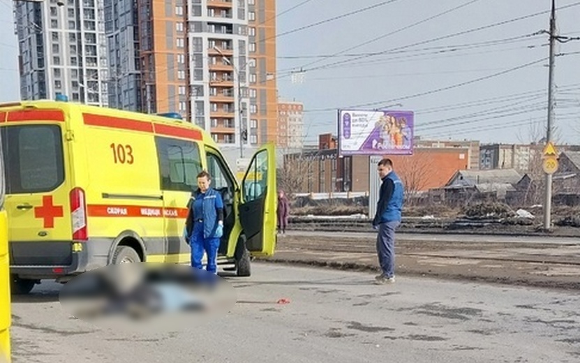 Мужчина погиб под колесами грузовика в Ижевске