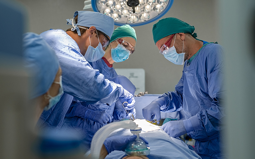 team-of-surgeons-performing-surgery-2023-11-27-05-10-29-utc.jpg
